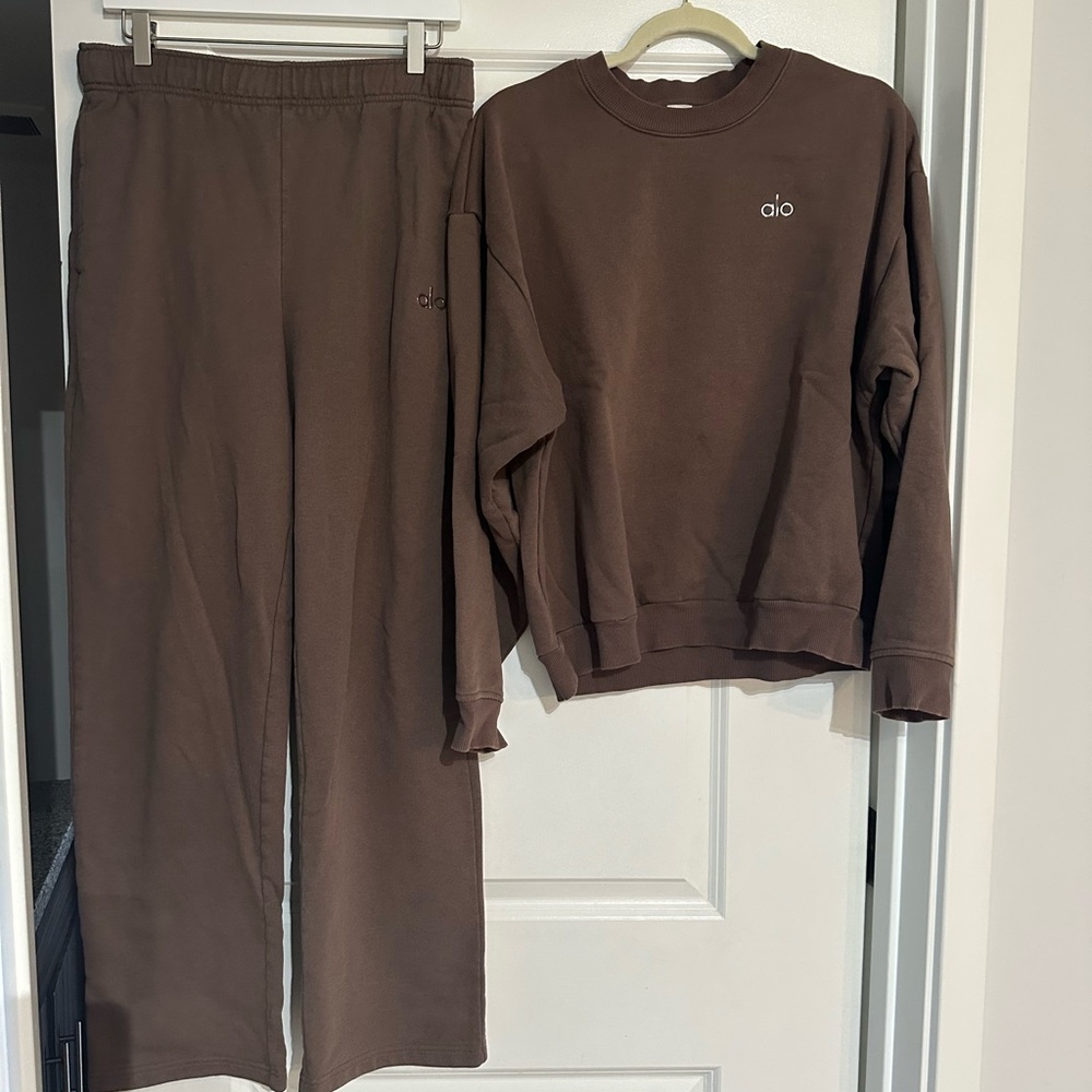 Alo Brown Sweatshirt and Sweatpants Set